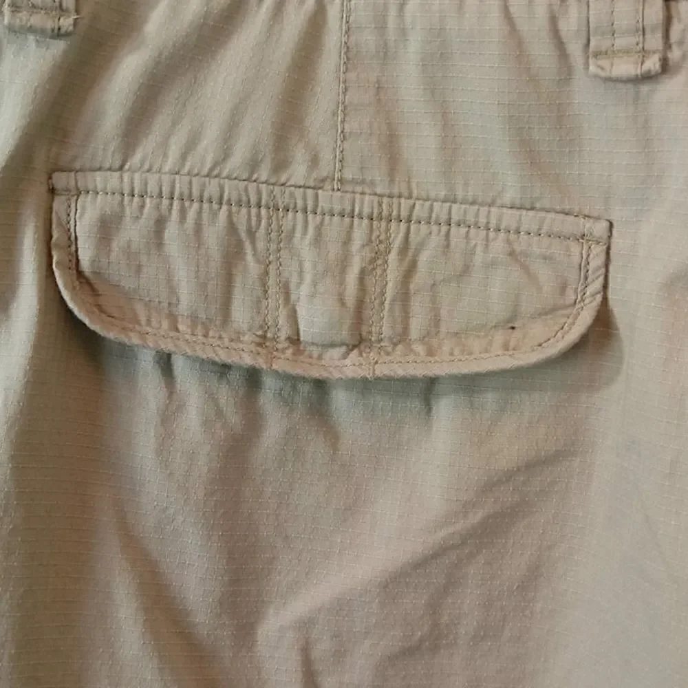 Chaps khaki 6 pocket cargo shorts